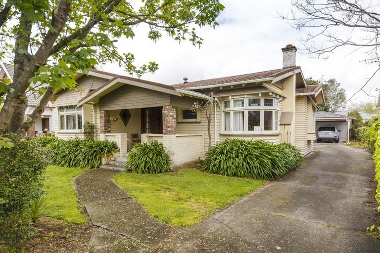 Photo of property in 32 Saint Johns Avenue, Palmerston North, 4414
