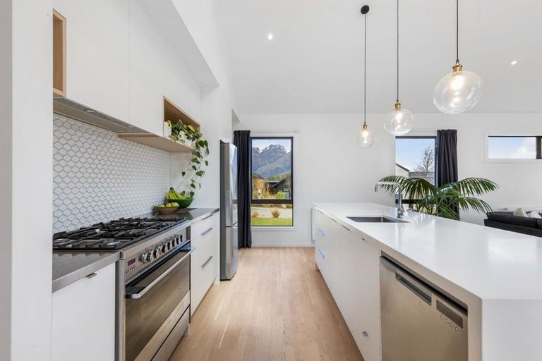 Photo of property in 4 Polperro Court, Jacks Point, Queenstown, 9371
