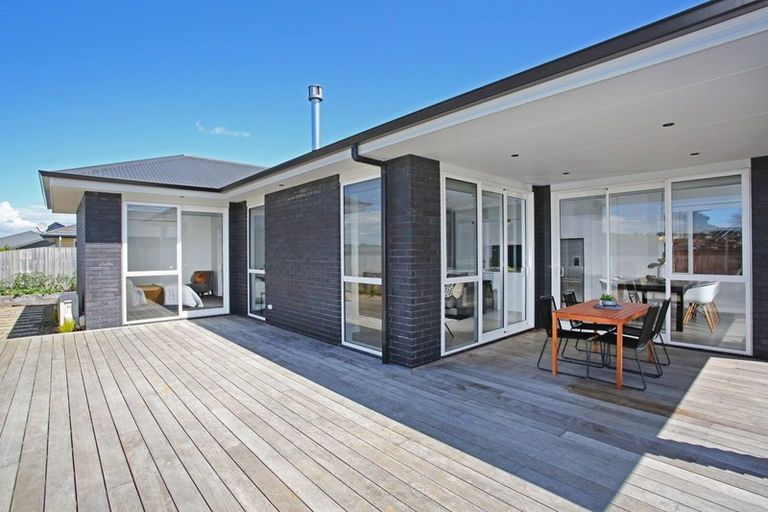 Photo of property in 32 Helenslee Road, Pokeno, 2402