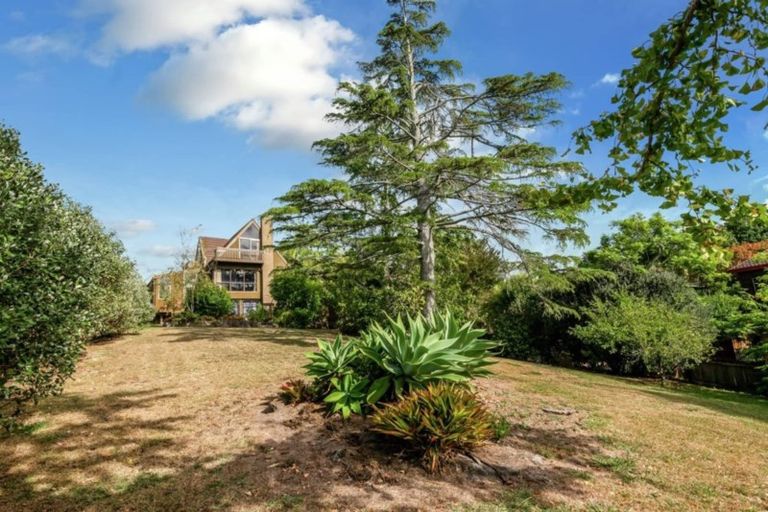 Photo of property in 12 Greenhill Crescent, Pakuranga, Auckland, 2010