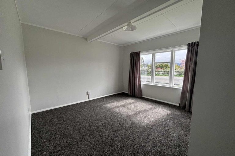Photo of property in 88 Victoria Street, Carterton, 5713