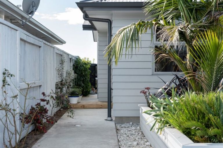 Photo of property in 18 Marion Crescent, Papamoa Beach, Papamoa, 3118