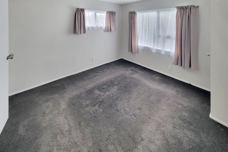 Photo of property in 3 Huruhuru Road, Massey, Auckland, 0614