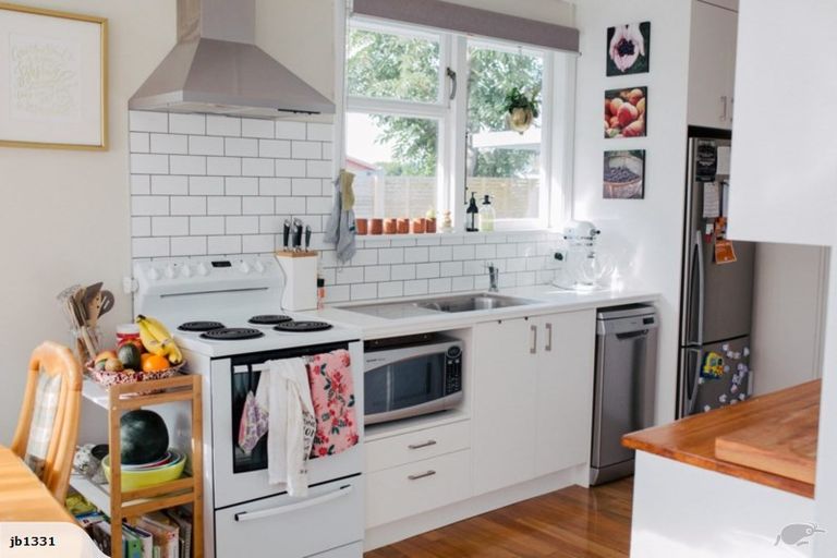 Photo of property in 15 Tasman Street, Havelock North, 4130