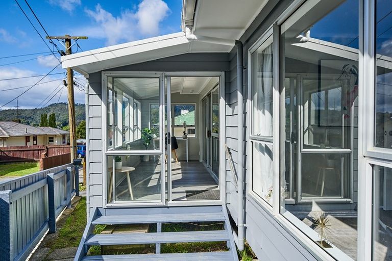 Photo of property in 2/22 Shackleton Grove, Stokes Valley, Lower Hutt, 5019
