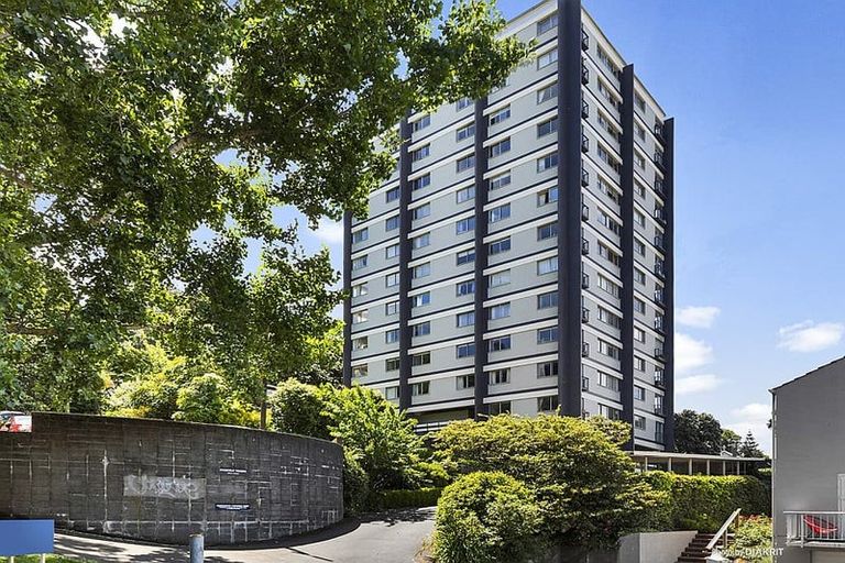 Photo of property in Mansfield Towers, 1 Grant Road, Thorndon, Wellington, 6011