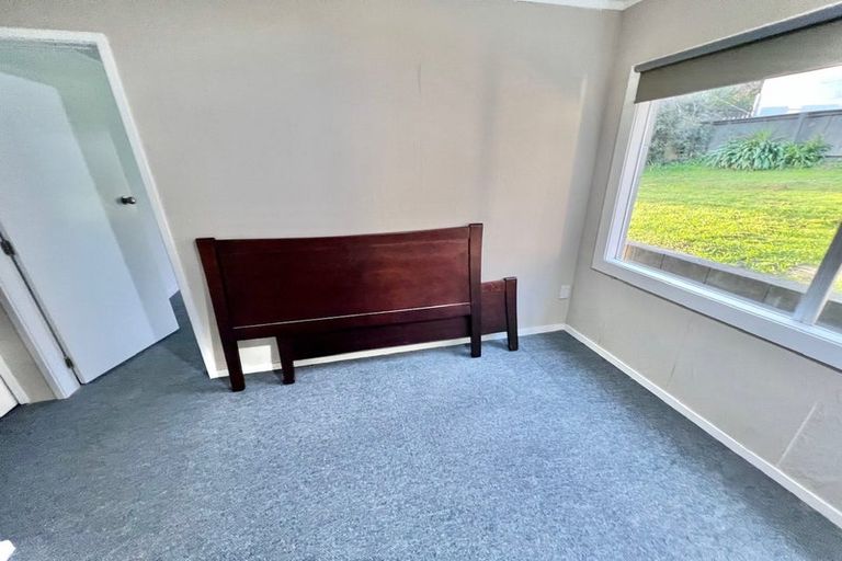 Photo of property in 787 East Coast Road, Northcross, Auckland, 0630