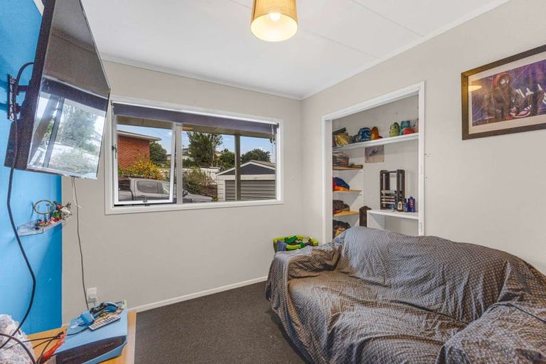 Photo of property in 42 Omata Road, Marfell, New Plymouth, 4310