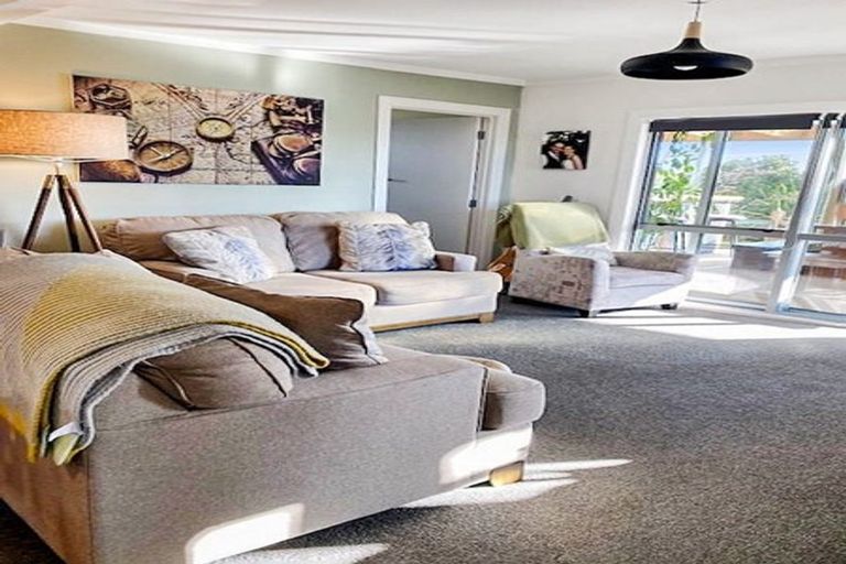 Photo of property in 19 Purcell Street, Foxton, 4814