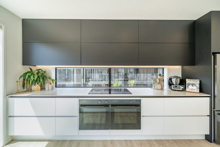 Photo of property in 15 Weatherdeck Close, Whitby, Porirua, 5024