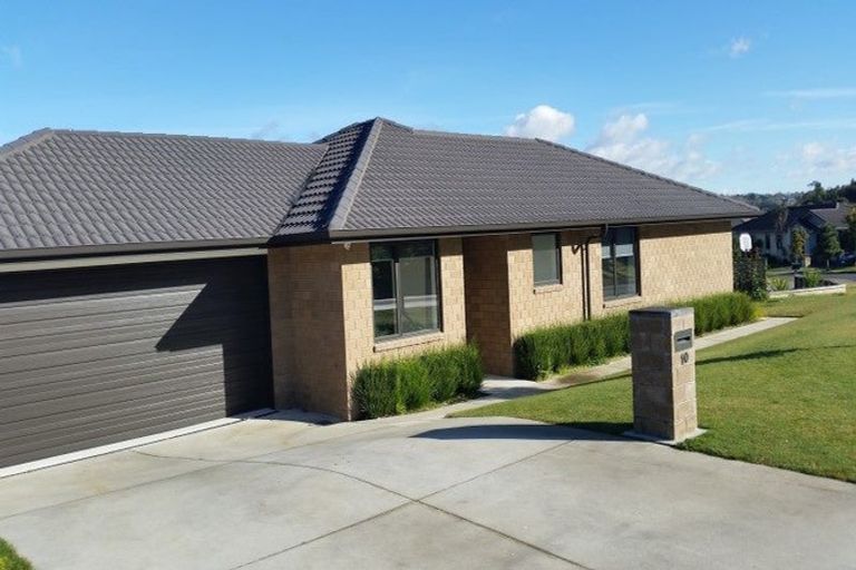 Photo of property in 10 Bathurst Crescent, Pyes Pa, Tauranga, 3112