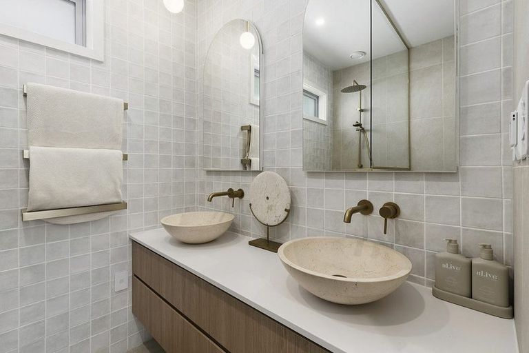 Photo of property in 75 Dundas Street, Seatoun, Wellington, 6022