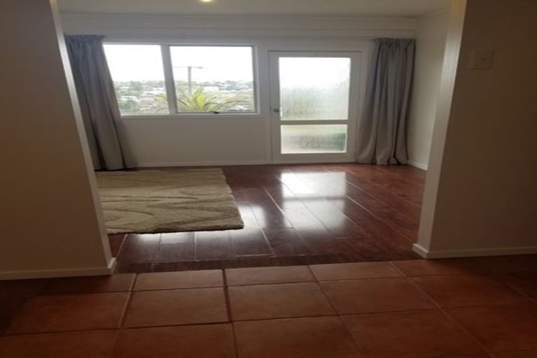 Photo of property in 1/4 Acacia Road, Torbay, Auckland, 0632