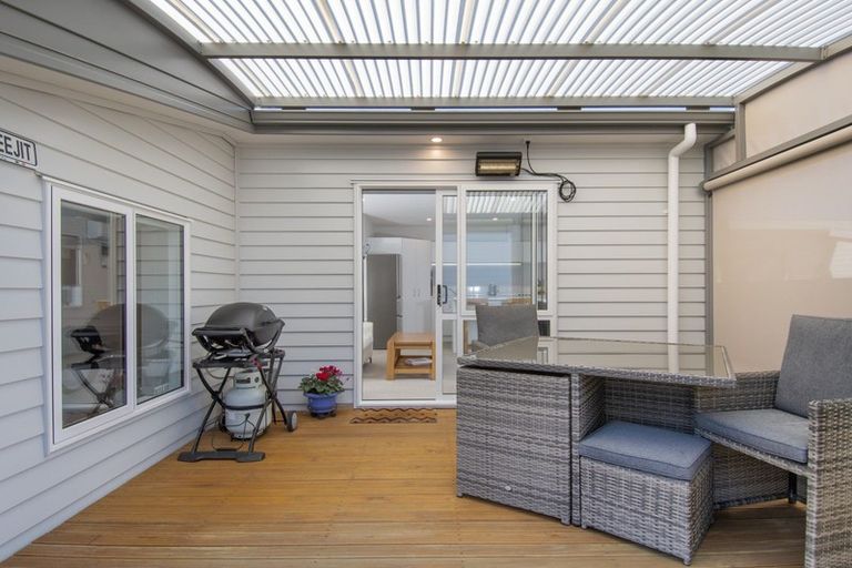 Photo of property in 11 Kamahi Crescent, Papamoa Beach, Papamoa, 3118