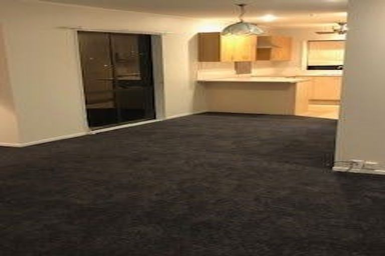 Photo of property in 9 Sherpa Place, Massey, Auckland, 0614