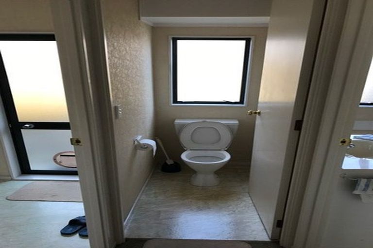 Photo of property in 1/9 Midvale Place, Burswood, Auckland, 2013