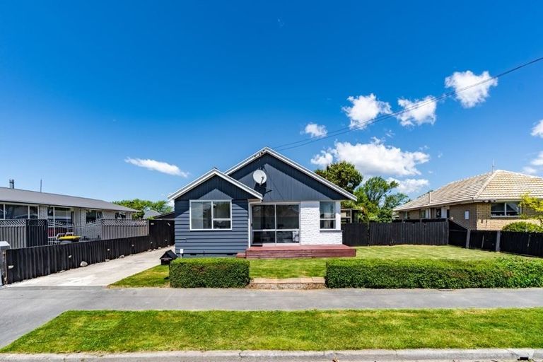 Photo of property in 84 Farquhars Road, Redwood, Christchurch, 8051