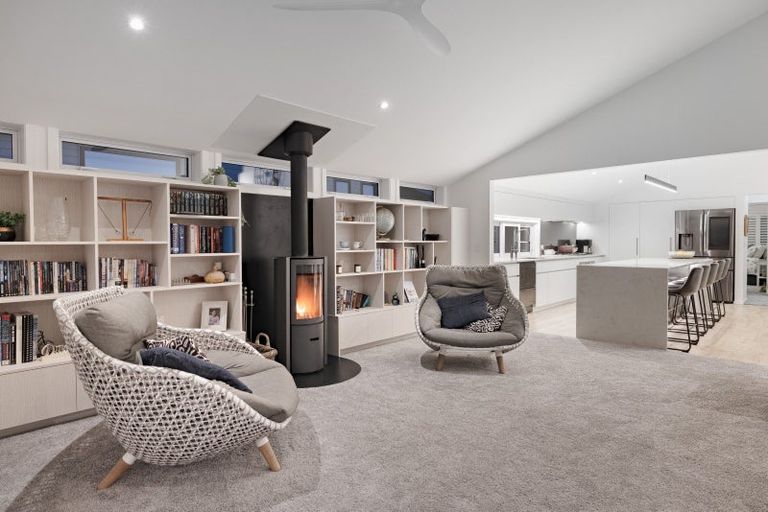 Photo of property in 112 Karewa Parade, Papamoa Beach, Papamoa, 3118