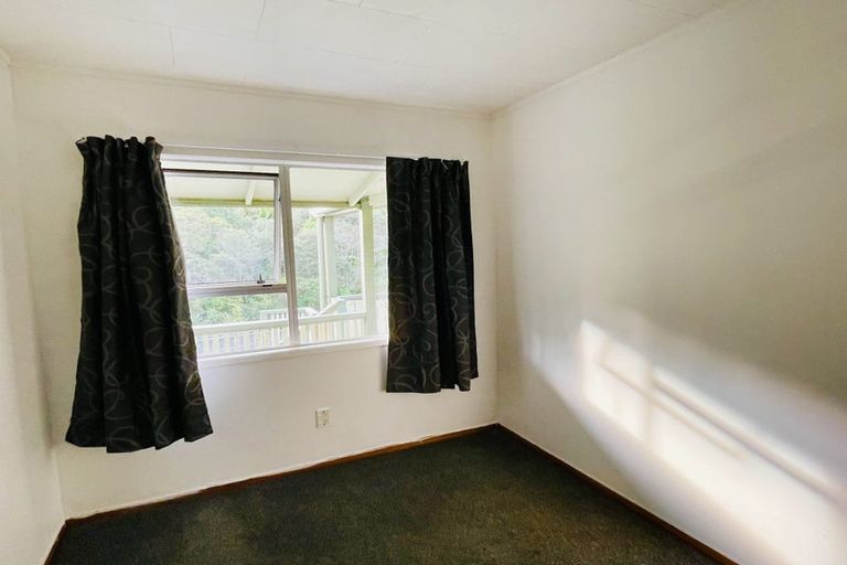 Photo of property in 72 Kaipatiki Road, Glenfield, Auckland, 0629