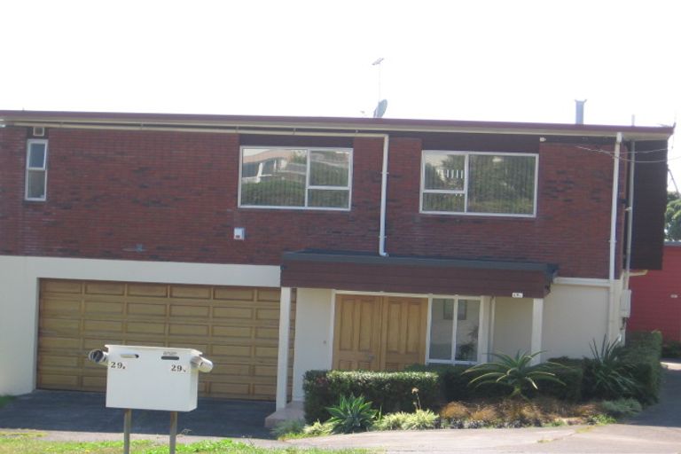 Photo of property in 31 Bournemouth Terrace, Murrays Bay, Auckland, 0630