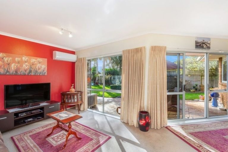 Photo of property in 6 Chatswood Place, Rototuna, Hamilton, 3210