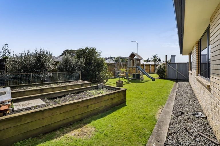 Photo of property in 2 Rawiri Drive, Bell Block, New Plymouth, 4312