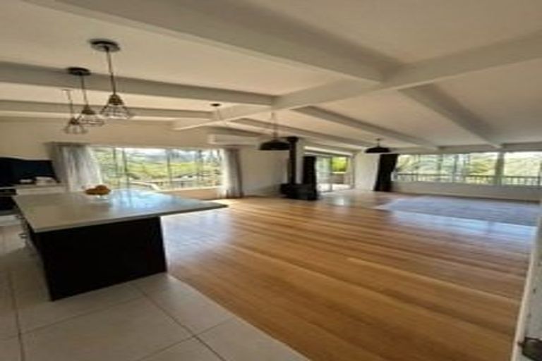 Photo of property in 52 Peter Terrace, Castor Bay, Auckland, 0620
