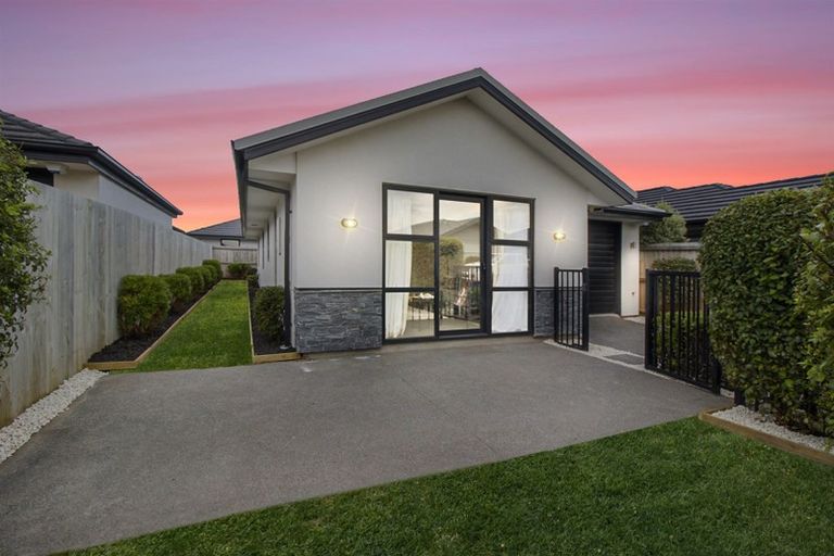 Photo of property in 8 Capil Court, Halswell, Christchurch, 8025