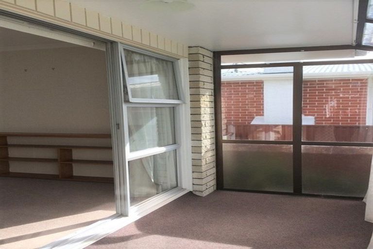 Photo of property in 40 Karaka Crescent, Levin, 5510