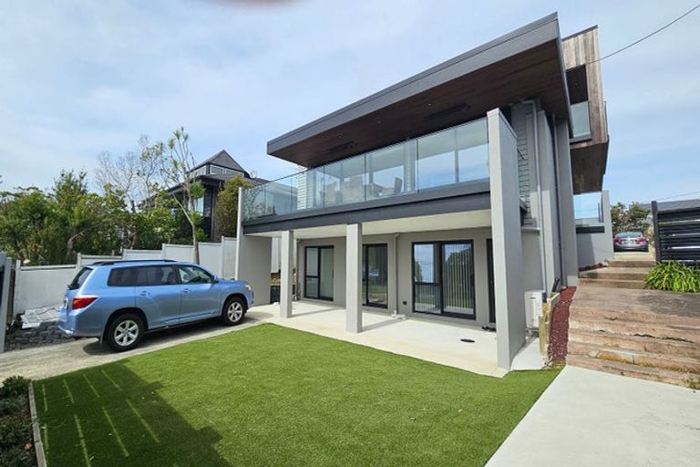 Photo of property in 54 View Road, Campbells Bay, Auckland, 0630