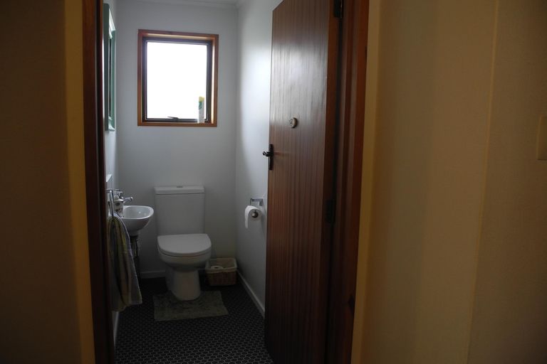 Photo of property in 12 Timaru Road, Waimate, 7924