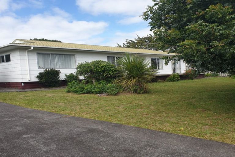 Photo of property in 9 Harbour Crest Drive, Waiuku, 2123