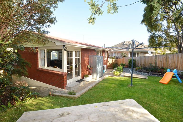 Photo of property in 15 Pioneer Crescent, Helensburgh, Dunedin, 9010