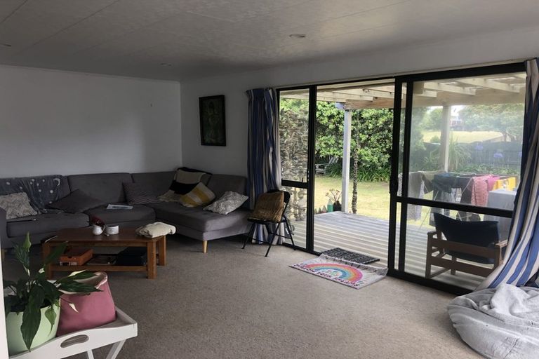 Photo of property in 128 Tutere Street, Waikanae Beach, Waikanae, 5036