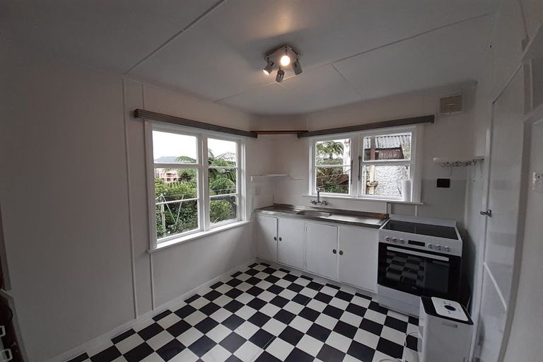 Photo of property in 21 Pembroke Road, Northland, Wellington, 6012