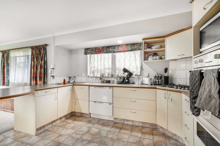 Photo of property in 30 Strachan Way, Highbury, Palmerston North, 4412