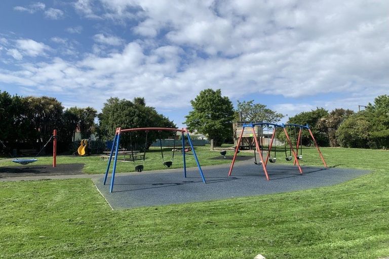 Photo of property in 157 Oxford Street, South Dunedin, Dunedin, 9012