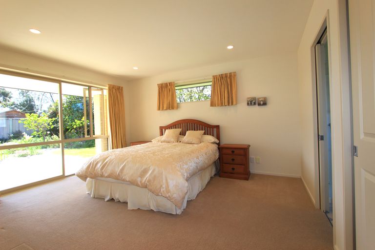 Photo of property in 34 Magnolia Drive, Springlands, Blenheim, 7201