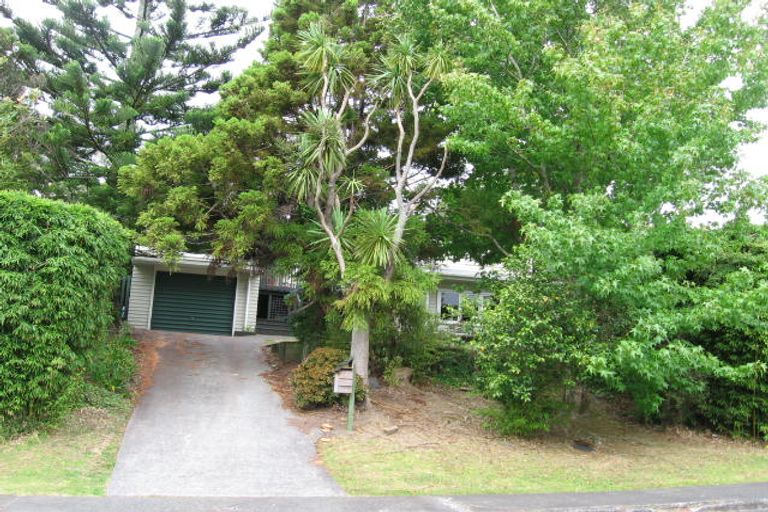 Photo of property in 7 Wylie Avenue, Sunnynook, Auckland, 0620