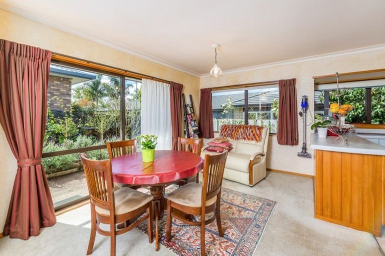 Photo of property in 2 Carver Close, Kerikeri, 0230