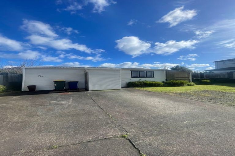 Photo of property in 1/52 Glen Road, Ranui, Auckland, 0612