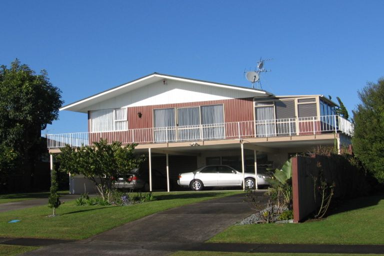 Photo of property in 30 Fielding Crescent, Farm Cove, Auckland, 2012