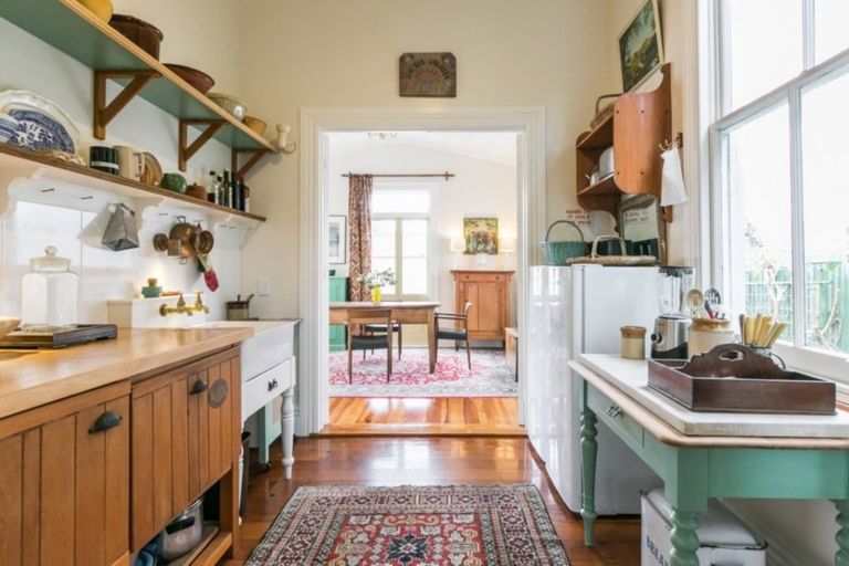 Photo of property in Finnis House, 31 Napier Terrace, Hospital Hill, Napier, 4110