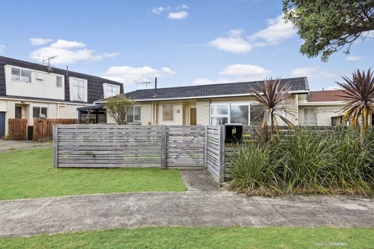 Photo of property in 2 Cobar Close, Maupuia, Wellington, 6022