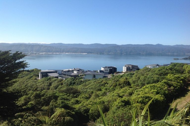 Photo of property in 36b Tamworth Crescent, Newlands, Wellington, 6037