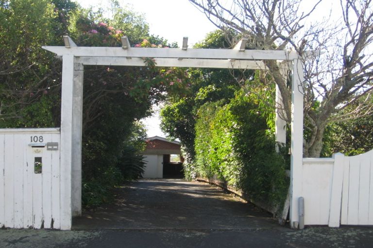 Photo of property in 108 Thompson Road, Bluff Hill, Napier, 4110