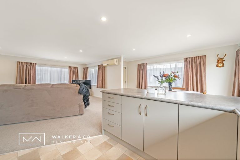 Photo of property in 8 Woodland Mews, Wainuiomata, Lower Hutt, 5014