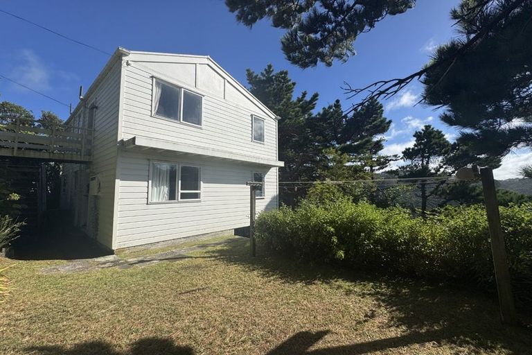 Photo of property in 2/65 Mandalay Terrace, Khandallah, Wellington, 6035