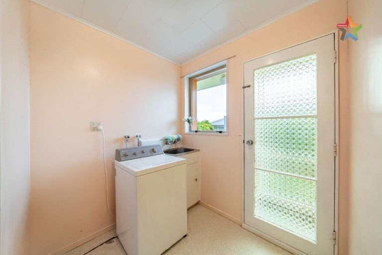 Photo of property in 47 Pekanga Road, Normandale, Lower Hutt, 5010