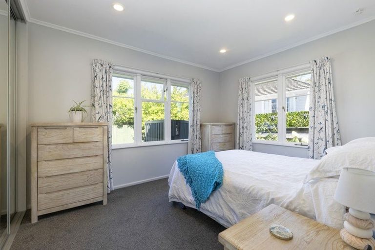 Photo of property in 2 Simpson Road, Ranui, Auckland, 0612